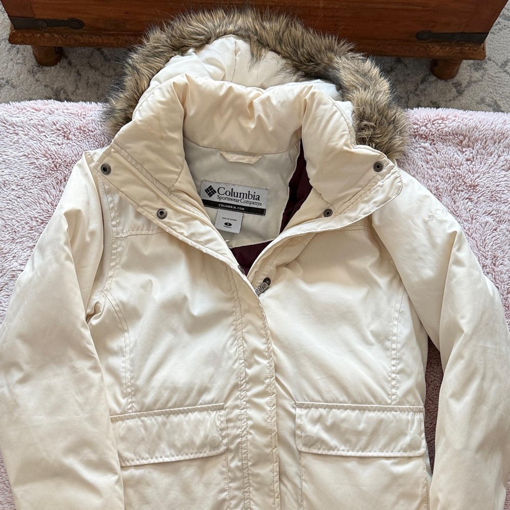 Columbia Women's Off-White Ski Jacket with Faux Fur Hood